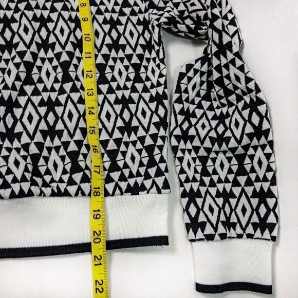 NWT AnM Geo Knit Cropped Top Sz M - Picture 12 of 12